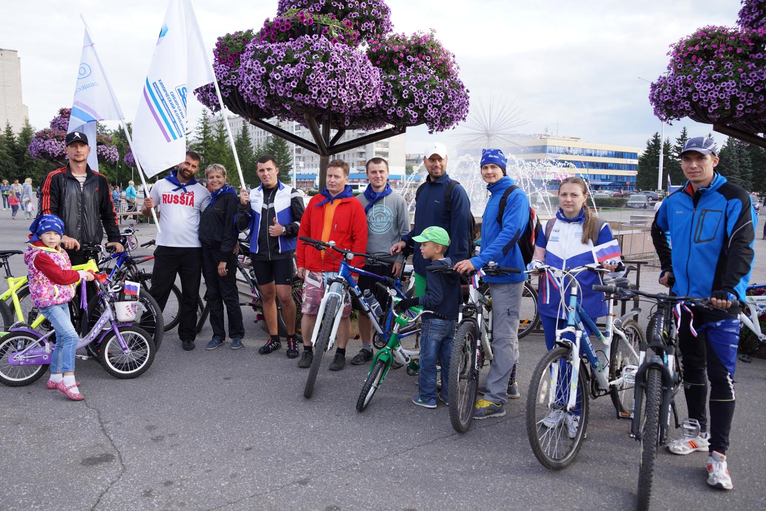 Молодежь СХК приняла участие в городском велопробеге